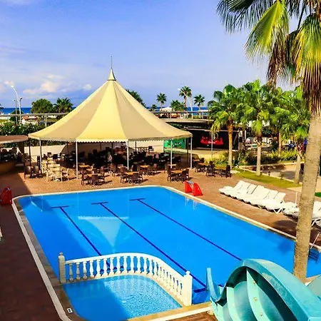 Hotel Grand Akca